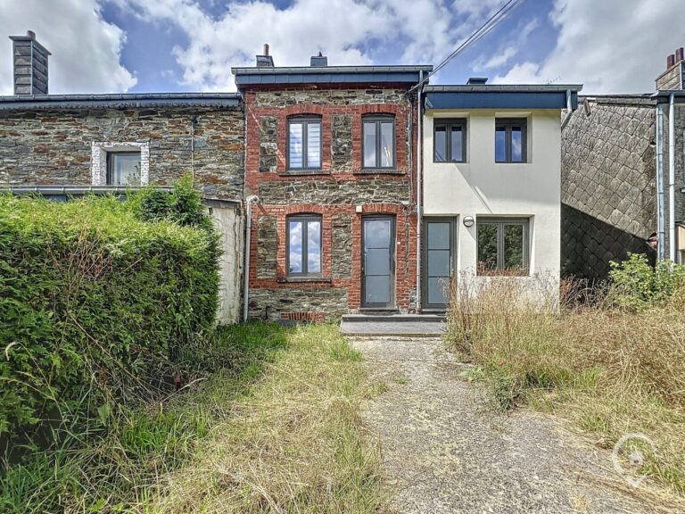 Condrogest - SOUS OPTION !!! Maison entièrement rénovée 2 chambres et jardin