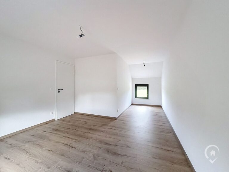 Condrogest - Maison 4 façades à vendre sur une parcelle de 7,33 ares