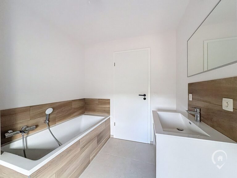 Condrogest - Maison 4 façades à vendre sur une parcelle de 7,33 ares