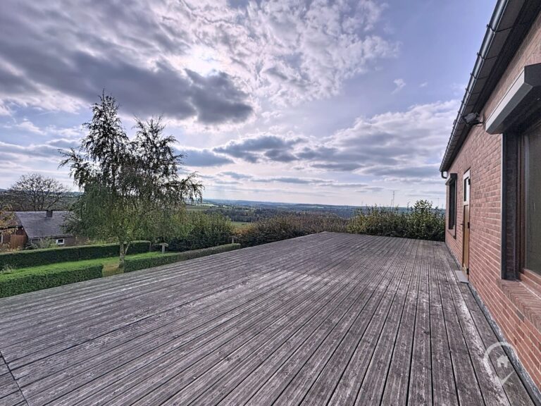 Condrogest - Villa 4 chambres avec vue à vendre à Loyers - Dinant