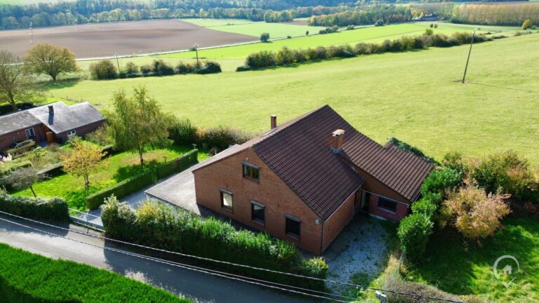Condrogest - Villa 4 chambres avec vue à vendre à Loyers - Dinant