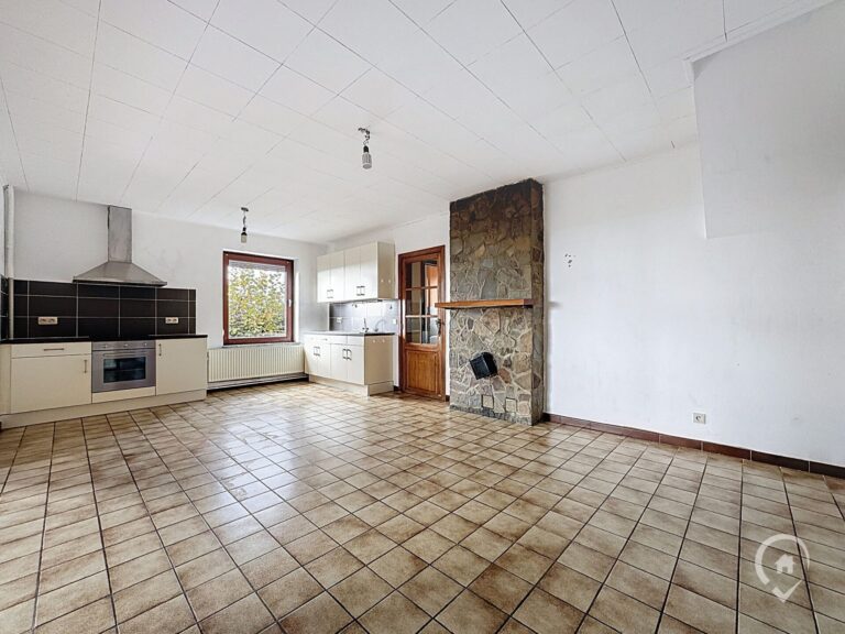 Condrogest - Villa 4 chambres avec vue à vendre à Loyers - Dinant