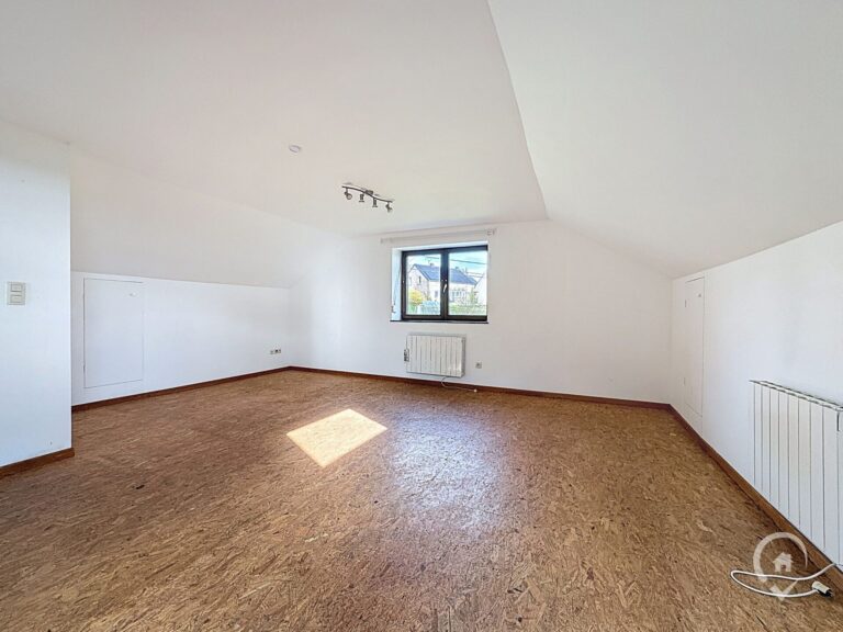 Condrogest - Villa 4 chambres avec vue à vendre à Loyers - Dinant