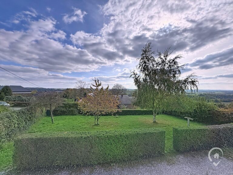 Condrogest - Villa 4 chambres avec vue à vendre à Loyers - Dinant
