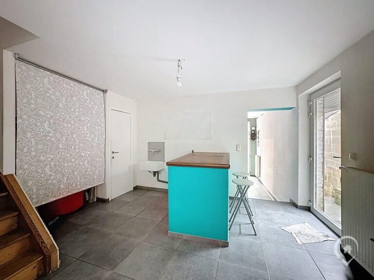 Condrogest - Maison 3 chambres, avec garage, PEB C à vendre à Anseremme