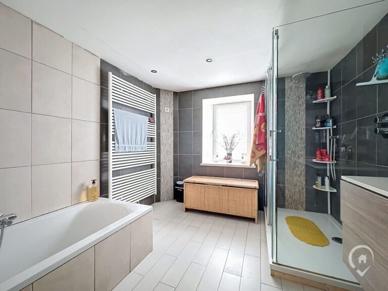 Condrogest - Maison agréable à Gozin