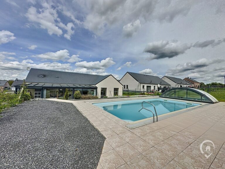 Condrogest - Villa de plain pied avec piscine à Foisches (France)