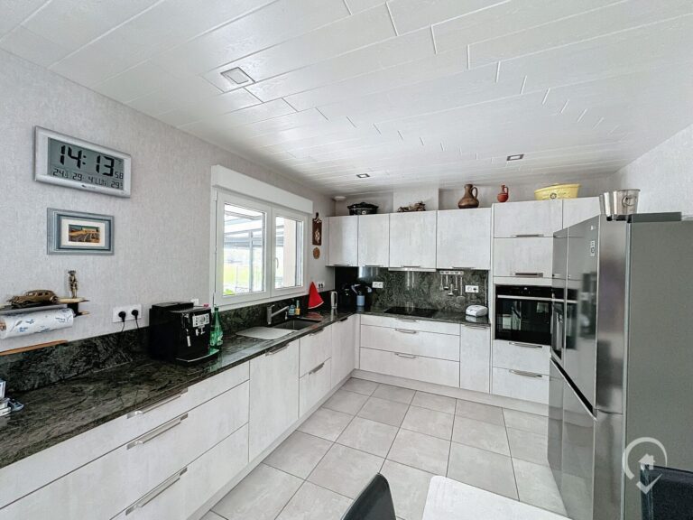 Condrogest - Villa de plain pied avec piscine à Foisches (France)