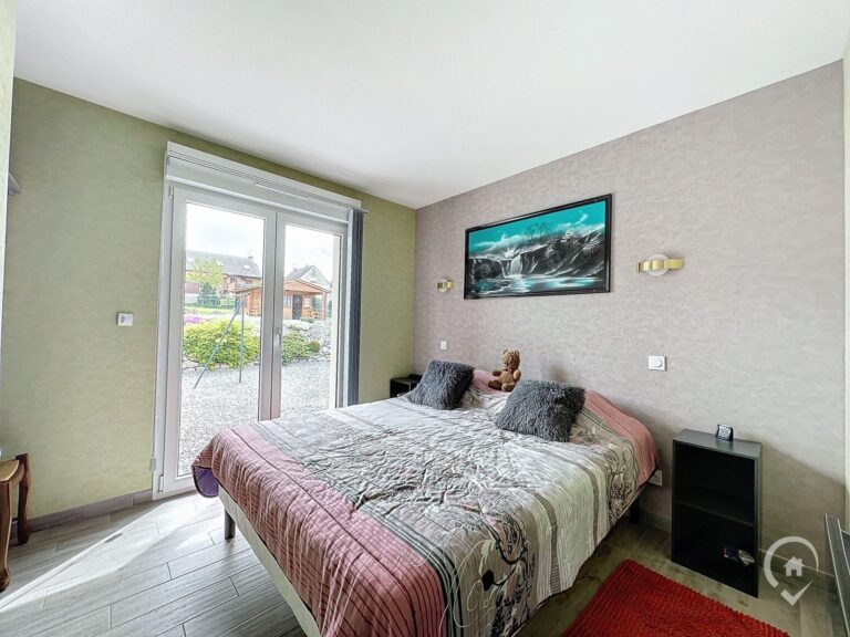 Condrogest - Villa de plain pied avec piscine à Foisches (France)