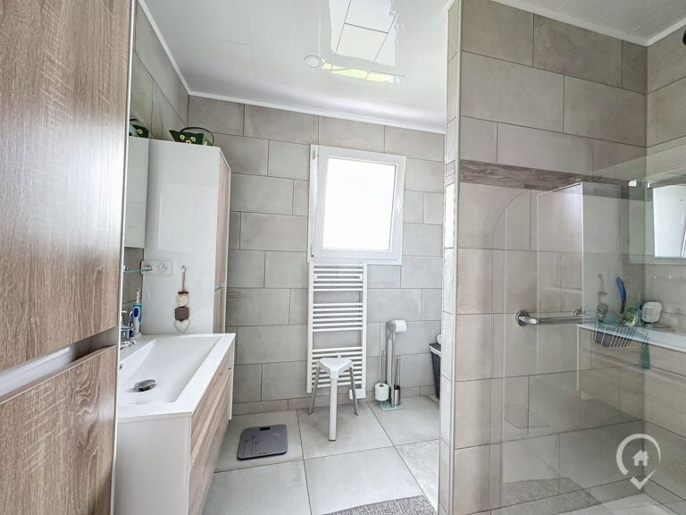 Condrogest - Villa de plain pied avec piscine à Foisches (France)