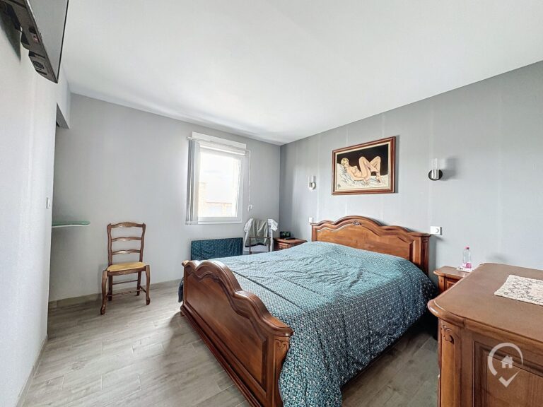 Condrogest - Villa de plain pied avec piscine à Foisches (France)