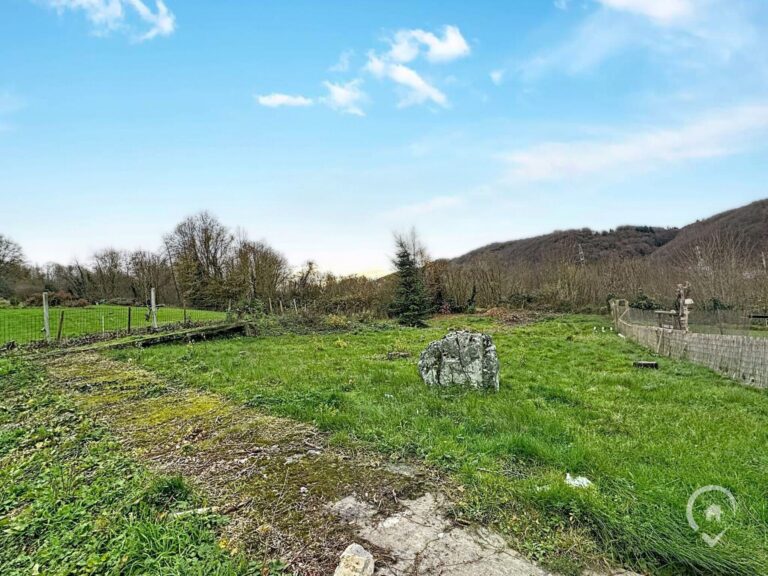 Condrogest - Terrain de 6 ares à vendre à Hastière