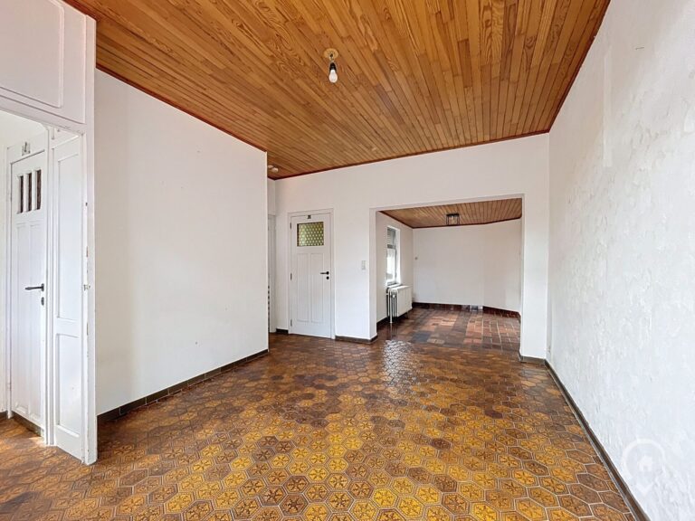 Condrogest - SOUS OPTION !!! Maison 2 chambres + terrain à bâtir à vendre à Ciney