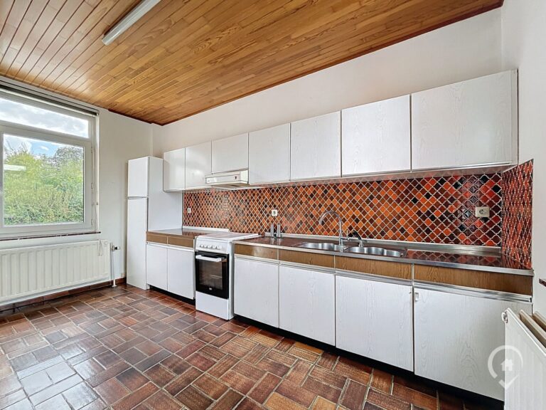 Condrogest - SOUS OPTION !!! Maison 2 chambres + terrain à bâtir à vendre à Ciney