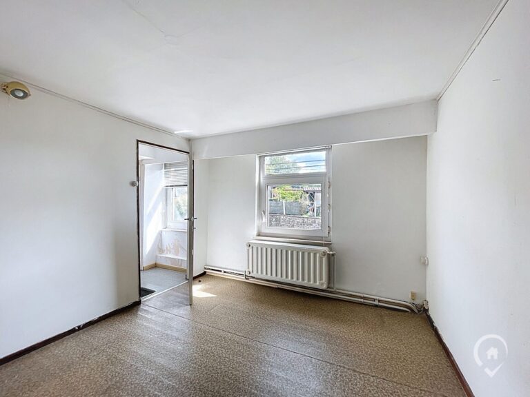 Condrogest - SOUS OPTION !!! Maison 2 chambres + terrain à bâtir à vendre à Ciney