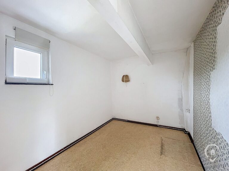 Condrogest - SOUS OPTION !!! Maison 2 chambres + terrain à bâtir à vendre à Ciney