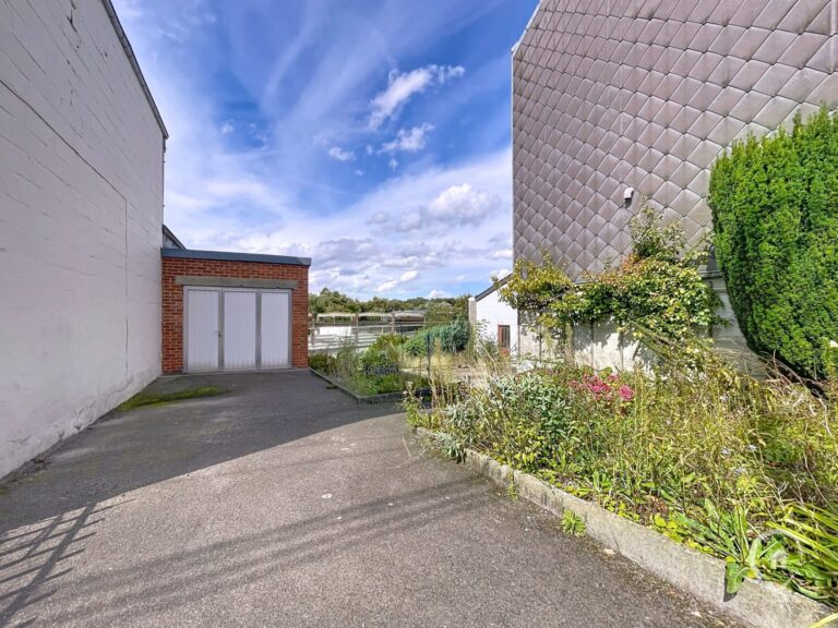 Condrogest - SOUS OPTION !!! Maison 2 chambres + terrain à bâtir à vendre à Ciney