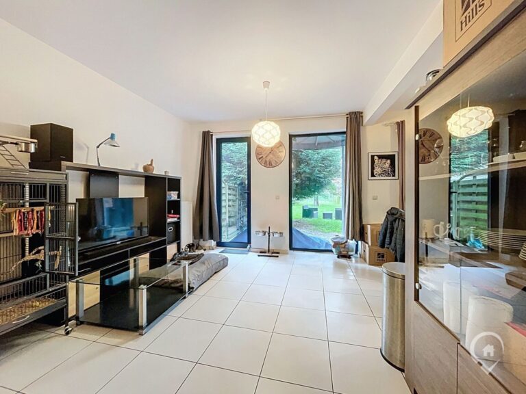 Condrogest - SOUS OPTION !!! Appartement 1 chambre avec grand jardin et parking à Ciney