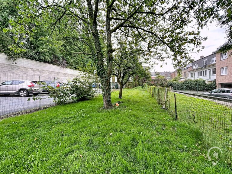 Condrogest - SOUS OPTION !!! Appartement 1 chambre avec grand jardin et parking à Ciney