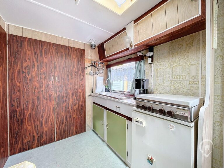 Condrogest - Caravane résidentielle à vendre à Hastière