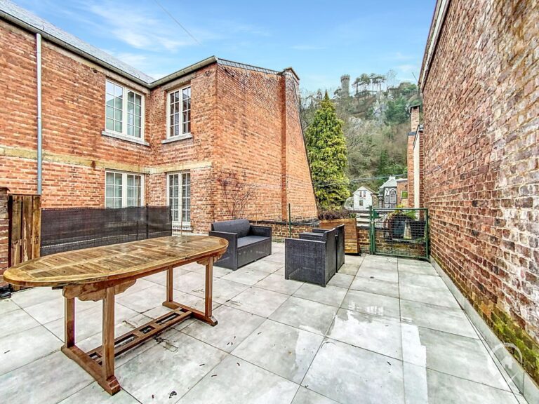 Condrogest - Maison bel-étage avec garage et terrasse à louer à Dinant