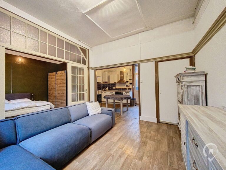 Condrogest - Maison bel-étage avec garage et terrasse à louer à Dinant