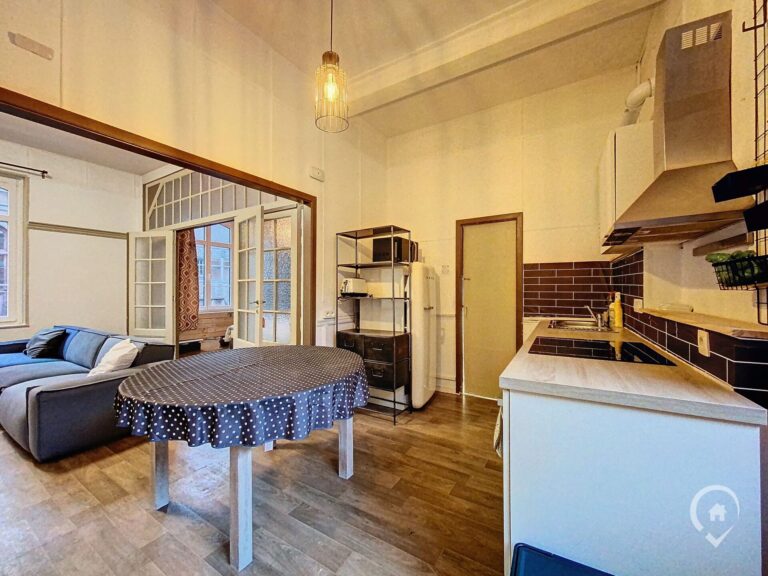 Condrogest - Maison bel-étage avec garage et terrasse à louer à Dinant