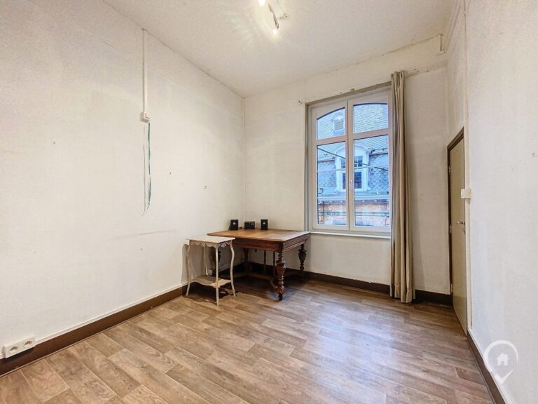 Condrogest - Maison bel-étage avec garage et terrasse à louer à Dinant