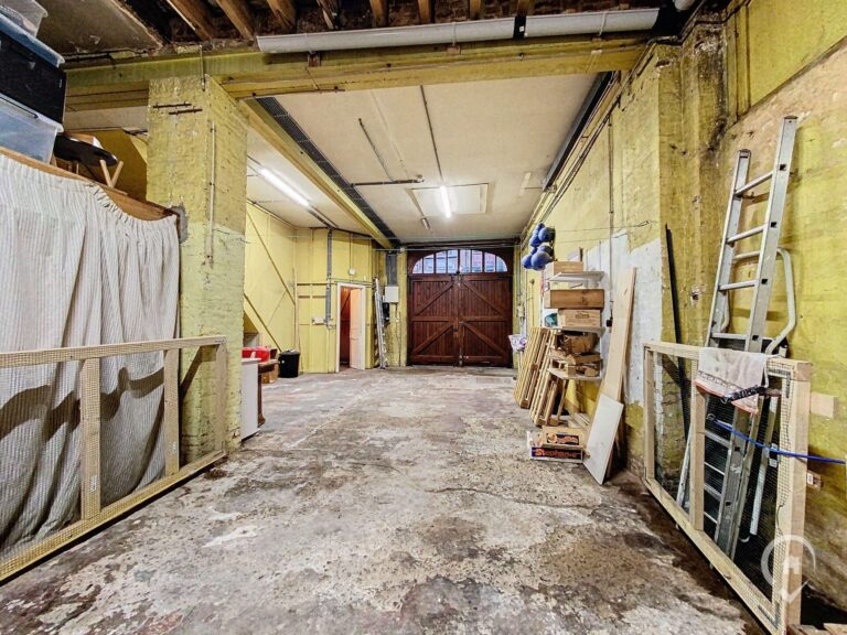 Condrogest - Maison bel-étage avec garage et terrasse à louer à Dinant