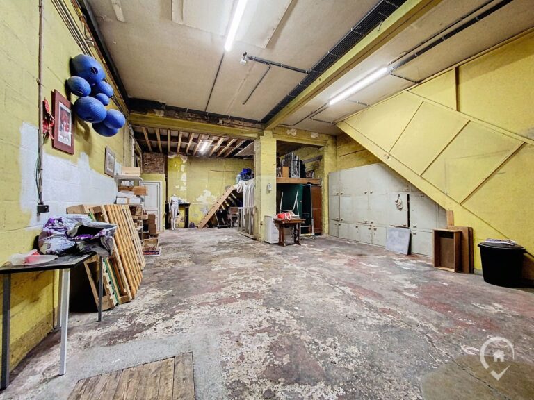 Condrogest - Maison bel-étage avec garage et terrasse à louer à Dinant