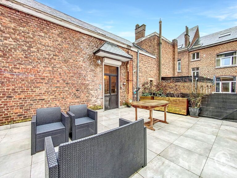 Condrogest - Maison bel-étage avec garage et terrasse à louer à Dinant