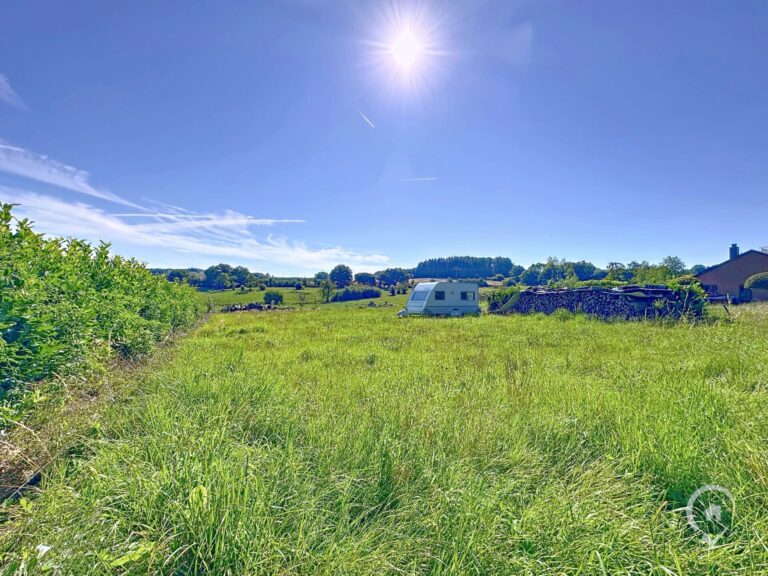 Condrogest - OPTION - Terrain constructible avec superbe vue à vendre à Roy