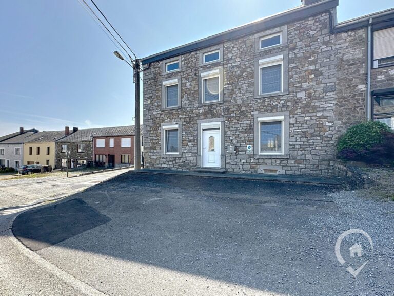 Condrogest - Maison familiale à vendre à Winenne