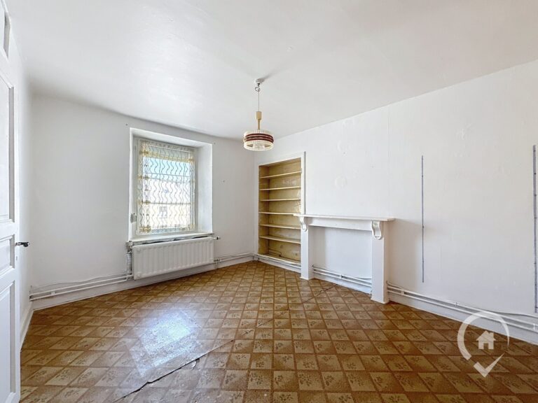 Condrogest - Maison familiale à vendre à Winenne