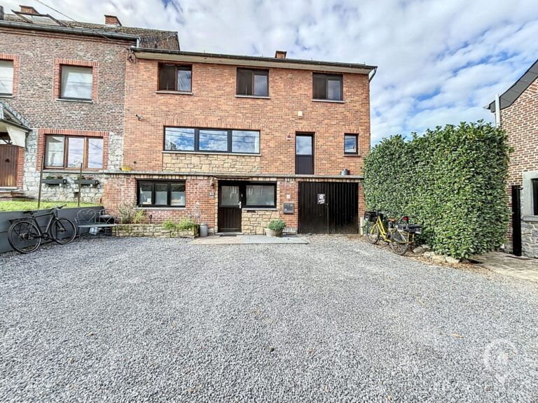 Condrogest - SOUS OPTION !!! Belle maison située à Erpent