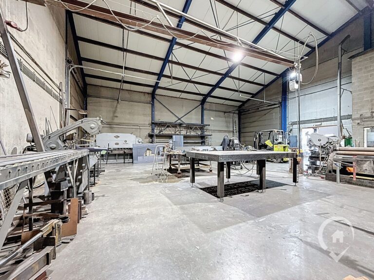 Condrogest - Bien Commercial À Vendre à Pondrôme