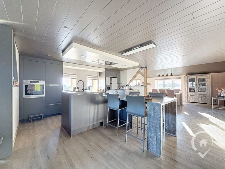 Condrogest - Bien Commercial À Vendre à Pondrôme