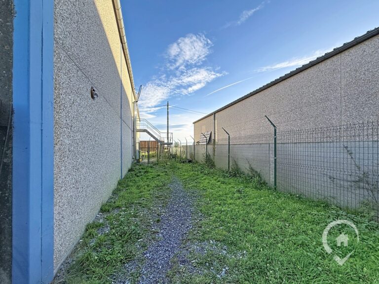 Condrogest - Bien Commercial À Vendre à Pondrôme