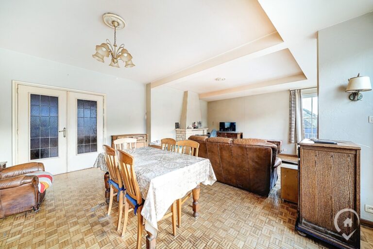 Condrogest - Appartement bord de Meuse 2 chambres à vendre à Dinant