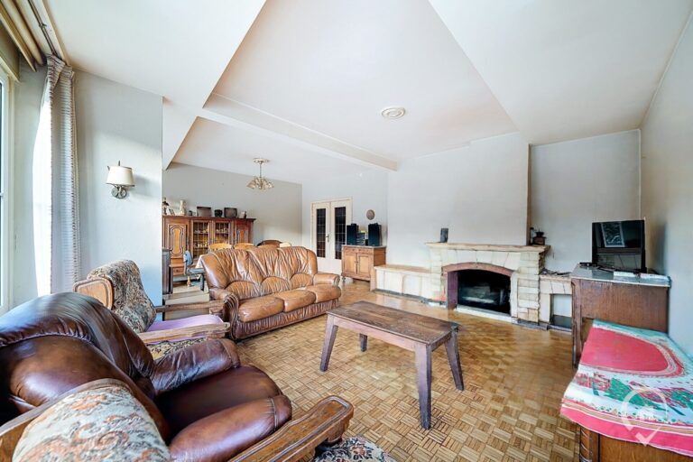 Condrogest - Appartement bord de Meuse 2 chambres à vendre à Dinant