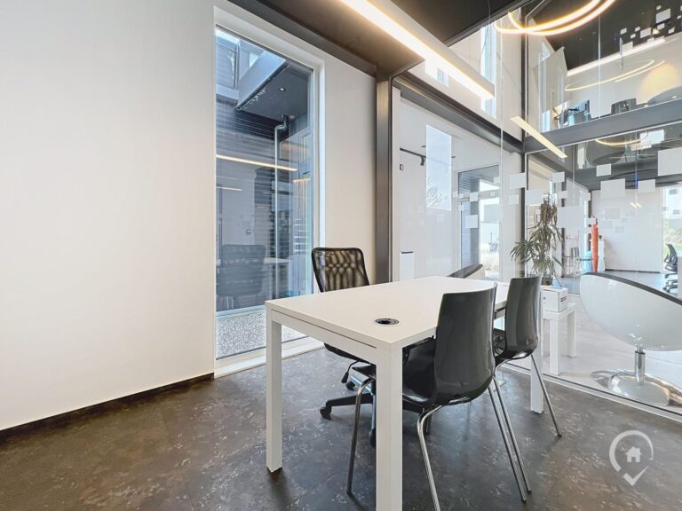 Condrogest - Bureau à louer dans le zoning de Sorinnes, proche E411