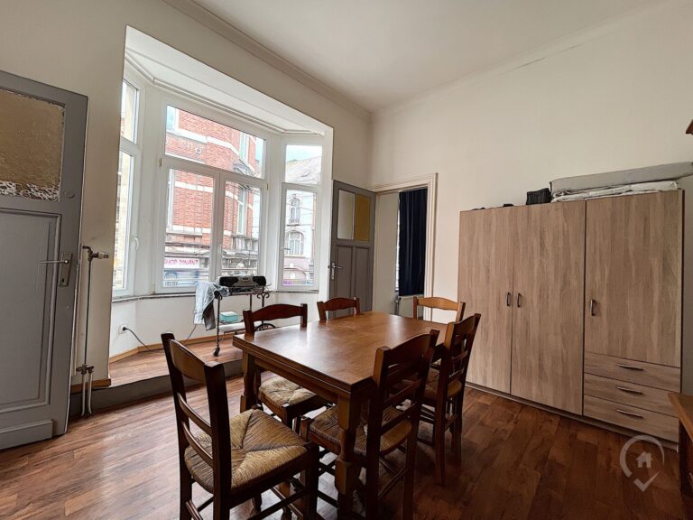 Condrogest - Immeuble de rapport de 4 unités à vendre à Dinant