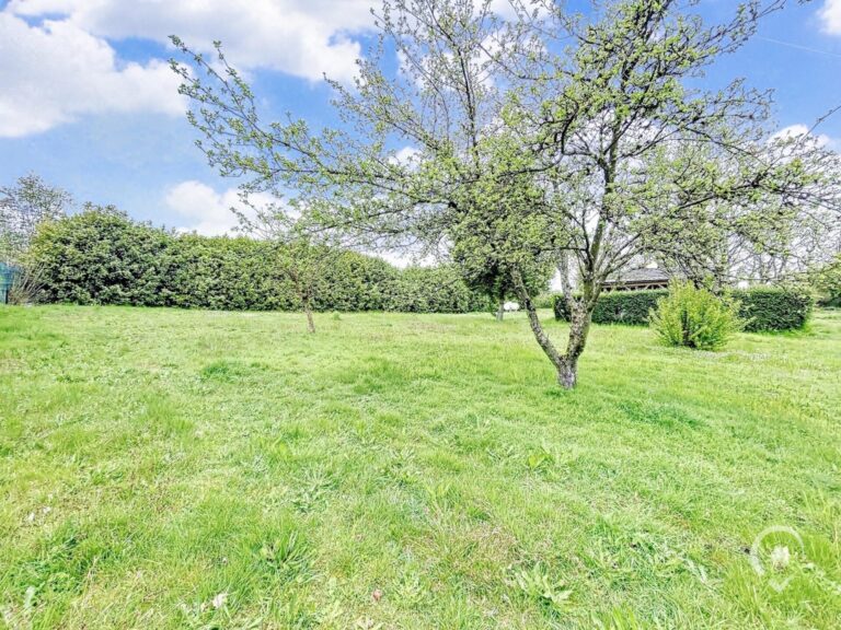 Condrogest - Chalet à rénover sur une parcelle de 32 ares à vendre