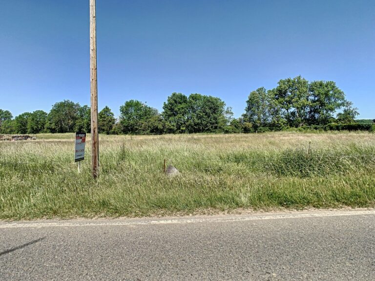 Condrogest - Terrain constructible 10,76 ares à vendre à Hastière