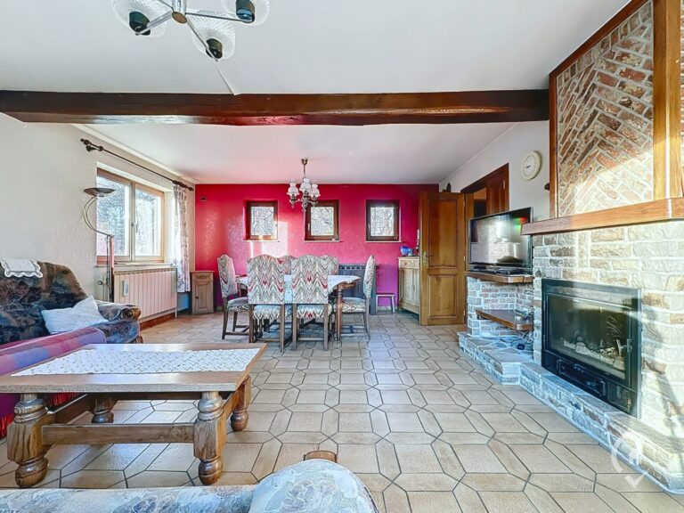 Condrogest - SOUS OPTION !!! Superbe villa de plain-pied avec superbe jardin