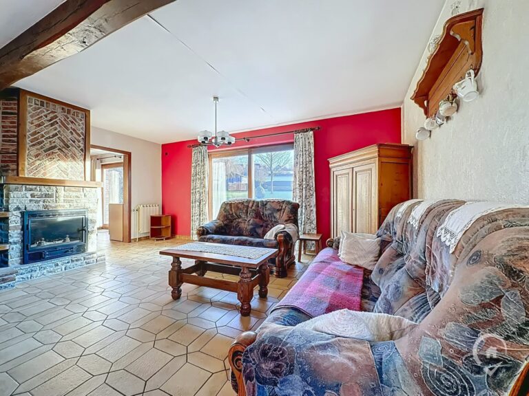 Condrogest - SOUS OPTION !!! Superbe villa de plain-pied avec superbe jardin