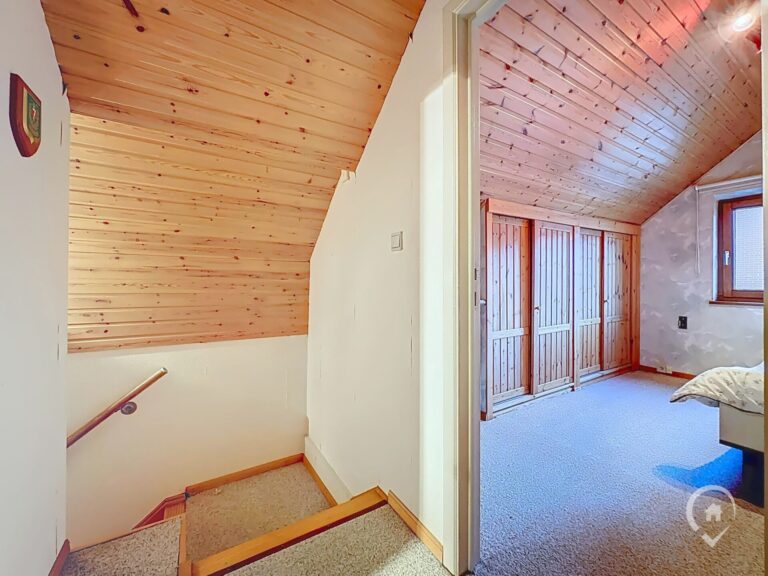 Condrogest - SOUS OPTION !!! Superbe villa de plain-pied avec superbe jardin