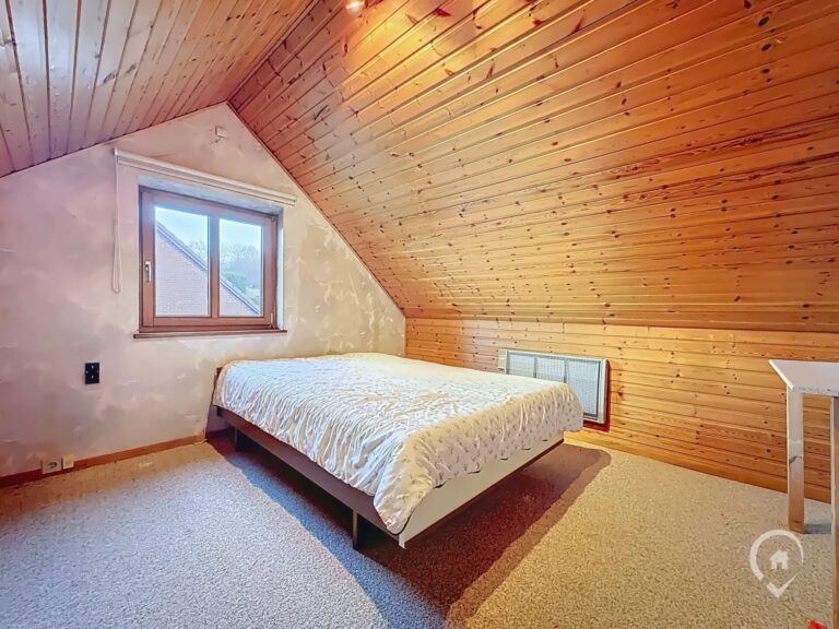 Condrogest - SOUS OPTION !!! Superbe villa de plain-pied avec superbe jardin