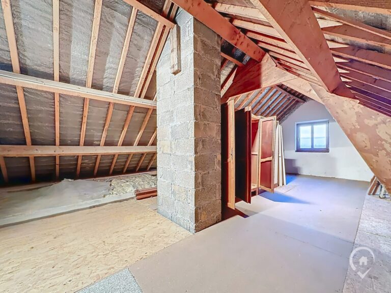 Condrogest - SOUS OPTION !!! Superbe villa de plain-pied avec superbe jardin