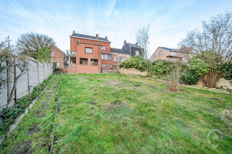 Condrogest - SOUS OPTION !!! Maison 4 chambres avec garage à vendre à Aisemont